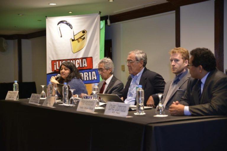Foro Público Internacional: Licencia Obligatoria para Atazanavir